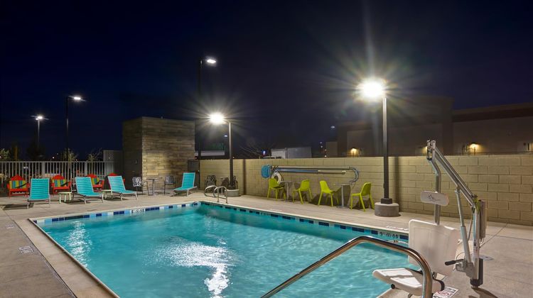 Home2 Suites by Hilton Palmdale Pool