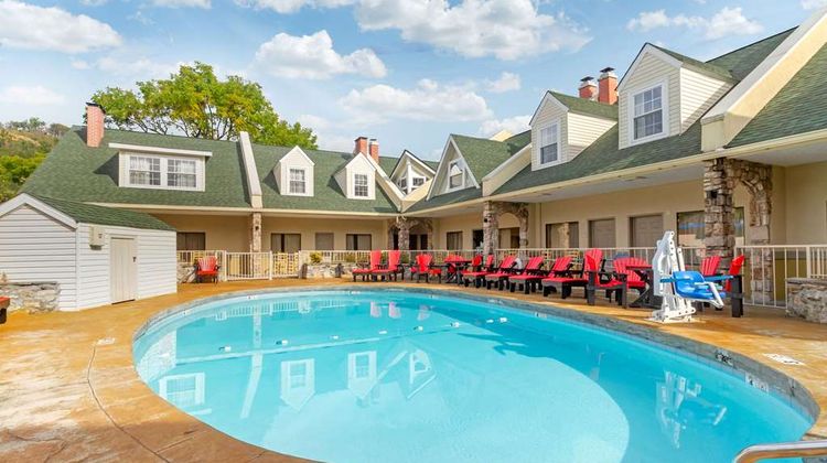 Econo Lodge Inn & Suites Pool