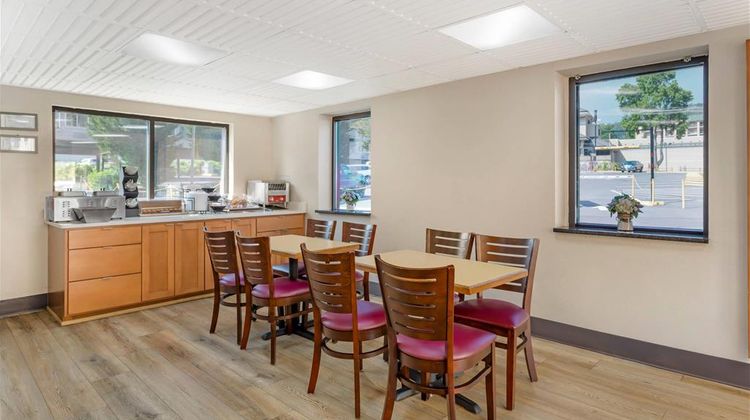 Econo Lodge Inn & Suites Restaurant