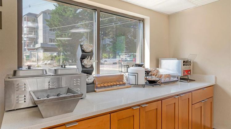 Econo Lodge Inn & Suites Restaurant