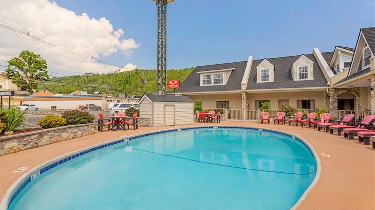 Econo Lodge Inn & Suites Pool