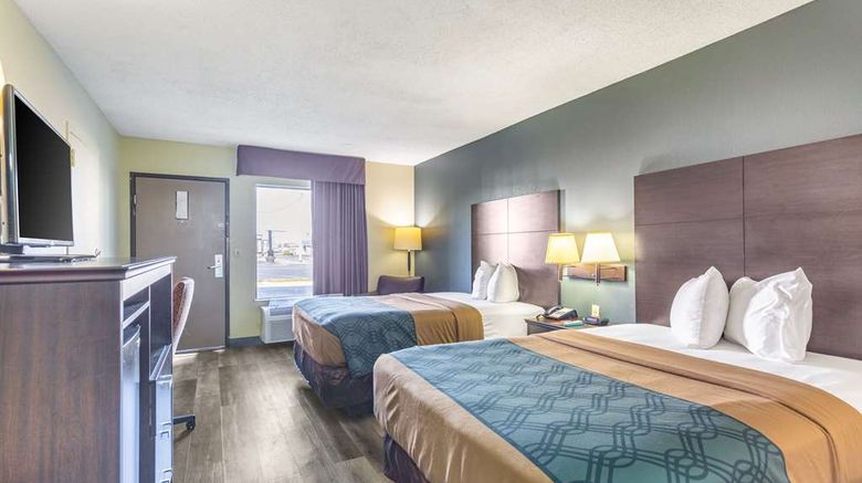 <b>Econo Lodge Inn and Suites Clarksville Room</b>. Images powered by <a href="https://iceportal.shijigroup.com/" title="IcePortal" target="_blank">IcePortal</a>.
