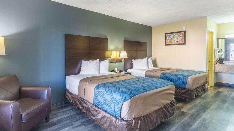 <b>Econo Lodge Inn and Suites Clarksville Room</b>. Images powered by <a href="https://iceportal.shijigroup.com/" title="IcePortal" target="_blank">IcePortal</a>.