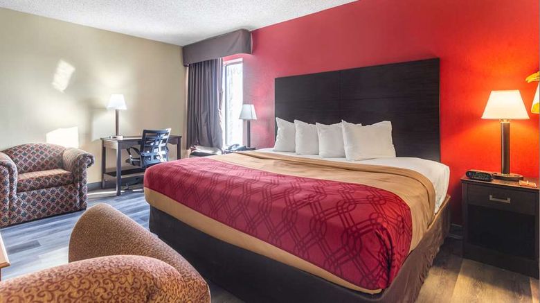 <b>Econo Lodge Inn and Suites Clarksville Suite</b>. Images powered by <a href="https://iceportal.shijigroup.com/" title="IcePortal" target="_blank">IcePortal</a>.
