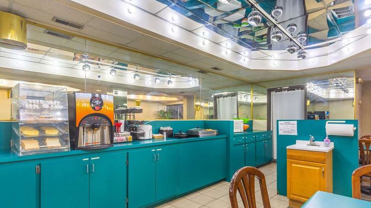 Econo Lodge Inn and Suites Clarksville Restaurant
