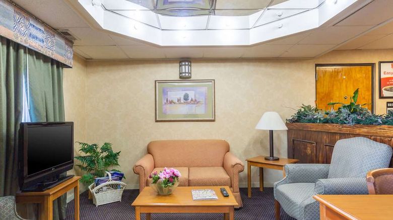 <b>Econo Lodge Inn and Suites Clarksville Lobby</b>. Images powered by <a href="https://iceportal.shijigroup.com/" title="IcePortal" target="_blank">IcePortal</a>.