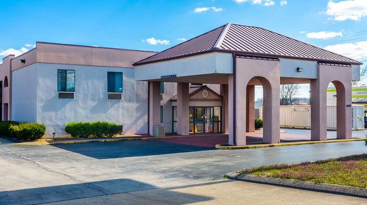 Econo Lodge Inn and Suites Clarksville Exterior