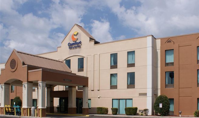 Comfort Inn & Suites Exterior