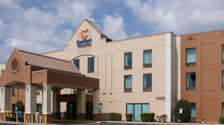 Comfort Inn & Suites Exterior