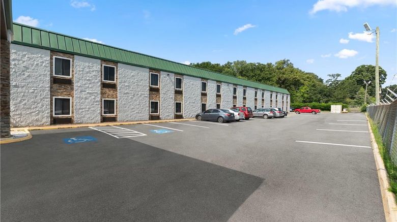 <b>Quality Inn Hixson Exterior</b>. Images powered by <a href="https://iceportal.shijigroup.com/" title="IcePortal" target="_blank">IcePortal</a>.