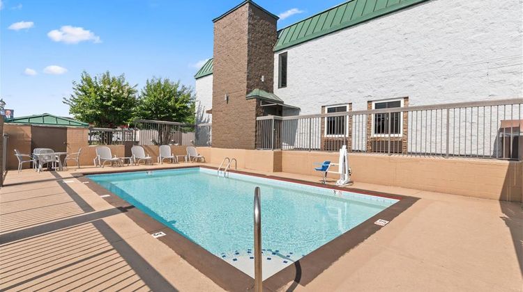 Quality Inn Hixson Pool