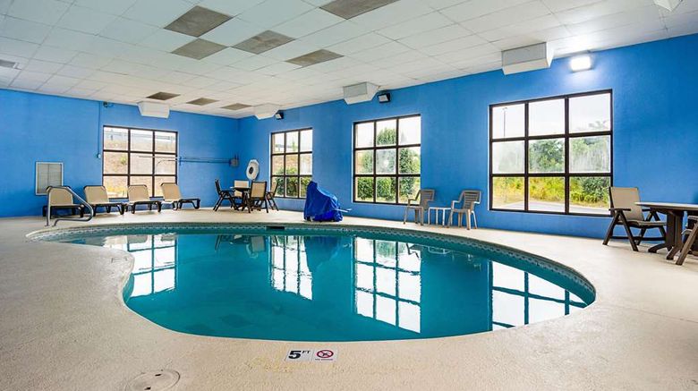 <b>Quality Inn & Suites Chattanooga Pool</b>. Images powered by <a href="https://iceportal.shijigroup.com/" title="IcePortal" target="_blank">IcePortal</a>.