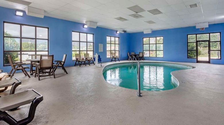 <b>Quality Inn & Suites Chattanooga Pool</b>. Images powered by <a href="https://iceportal.shijigroup.com/" title="IcePortal" target="_blank">IcePortal</a>.