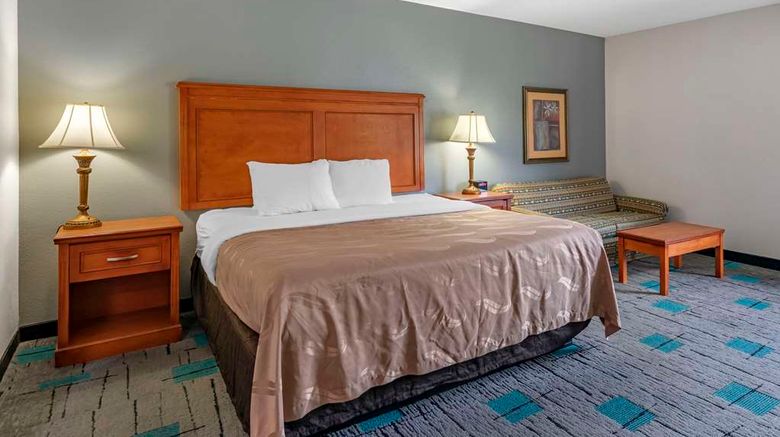<b>Quality Inn & Suites Chattanooga Suite</b>. Images powered by <a href="https://iceportal.shijigroup.com/" title="IcePortal" target="_blank">IcePortal</a>.