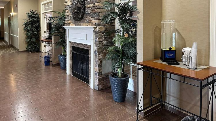 Comfort Inn & Suites Lobby