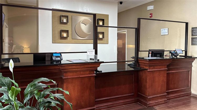 Comfort Inn & Suites Lobby