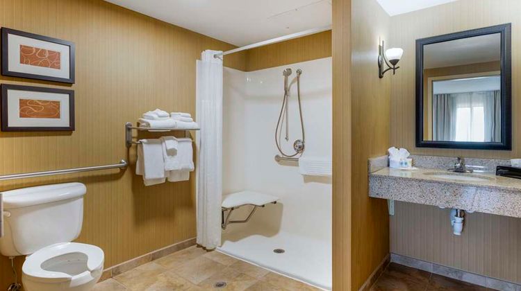 Comfort Suites Room