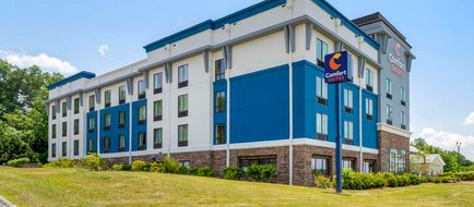Comfort Suites Exterior