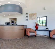 Comfort Suites Lobby