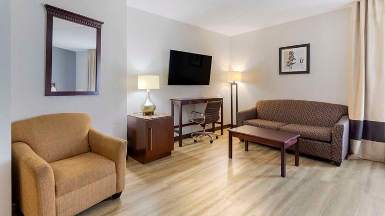 Comfort Suites Suite