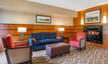 Comfort Suites North