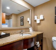 Comfort Suites North Room