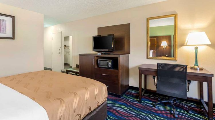 Quality Inn Cookeville Room