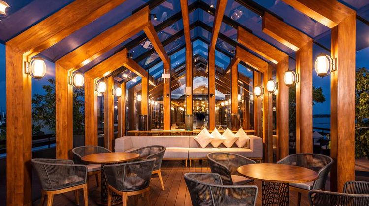 DoubleTree by Hilton Weerawila Rajawarna Restaurant