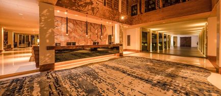 DoubleTree by Hilton Weerawila Rajawarna Lobby