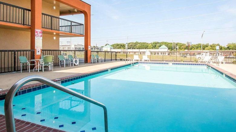 <b>Econo Lodge Inn and Suites Jackson Northwest Pool</b>. Images powered by <a href="https://iceportal.shijigroup.com/" title="IcePortal" target="_blank">IcePortal</a>.