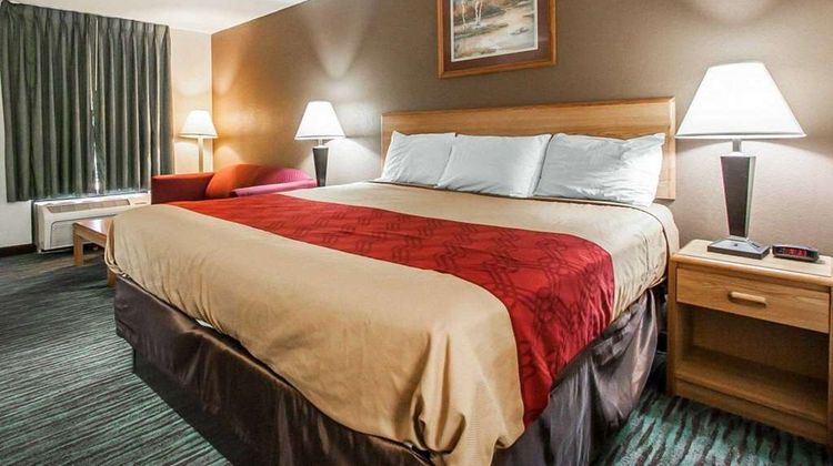 Econo Lodge Inn and Suites Jackson Northwest Room