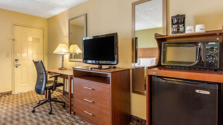 Quality Inn Lebanon Suite