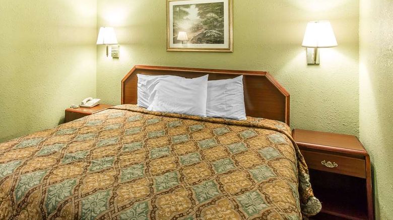 <b>Rodeway Inn & Suites near Superspeedway Room</b>. Images powered by <a href="https://iceportal.shijigroup.com/" title="IcePortal" target="_blank">IcePortal</a>.