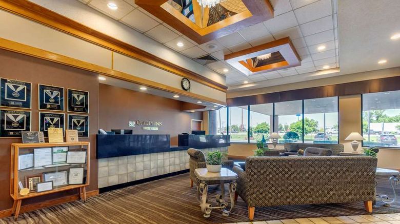<b>Quality Inn Clarksville Lobby</b>. Images powered by <a href="https://iceportal.shijigroup.com/" title="IcePortal" target="_blank">IcePortal</a>.