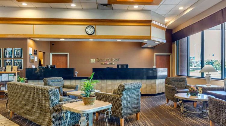 Quality Inn Clarksville Lobby