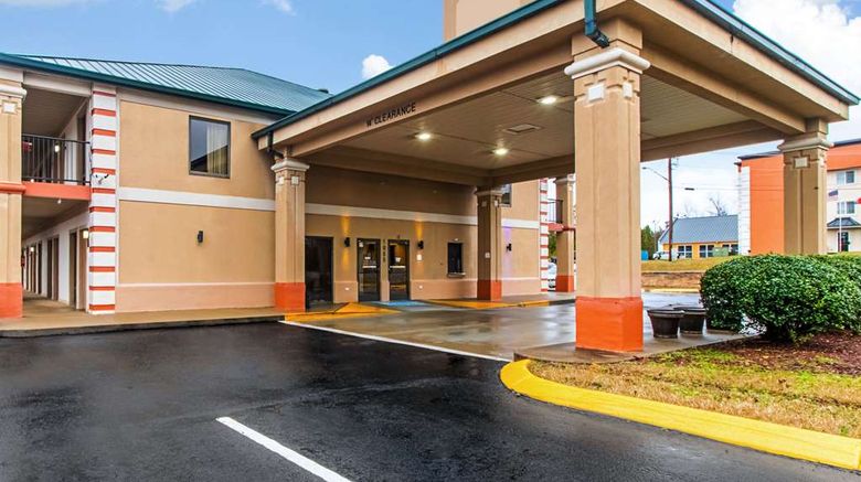 <b>Quality Inn & Suites Exterior</b>. Images powered by <a href="https://iceportal.shijigroup.com/" title="IcePortal" target="_blank">IcePortal</a>.