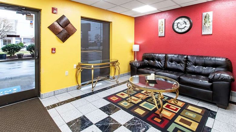 <b>Quality Inn & Suites Lobby</b>. Images powered by <a href="https://iceportal.shijigroup.com/" title="IcePortal" target="_blank">IcePortal</a>.