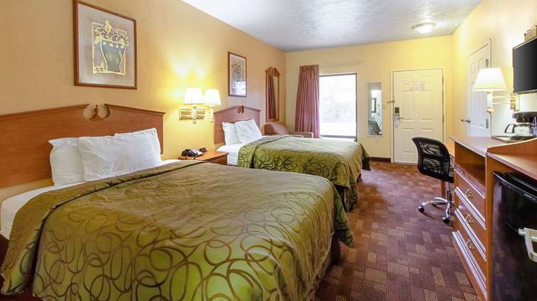 <b>Quality Inn & Suites Room</b>. Images powered by <a href="https://iceportal.shijigroup.com/" title="IcePortal" target="_blank">IcePortal</a>.