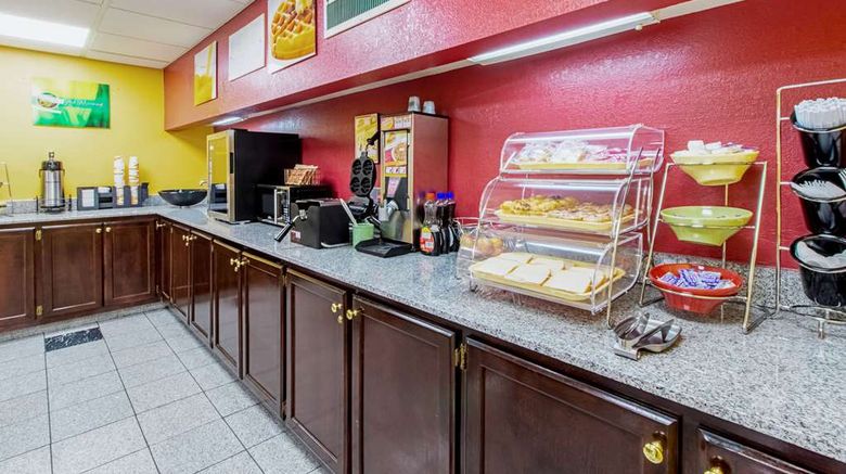 <b>Quality Inn & Suites Restaurant</b>. Images powered by <a href="https://iceportal.shijigroup.com/" title="IcePortal" target="_blank">IcePortal</a>.