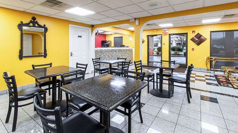 <b>Quality Inn & Suites Restaurant</b>. Images powered by <a href="https://iceportal.shijigroup.com/" title="IcePortal" target="_blank">IcePortal</a>.