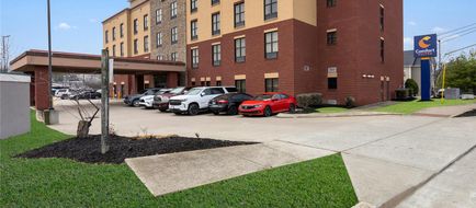 Comfort Suites Nashville Exterior