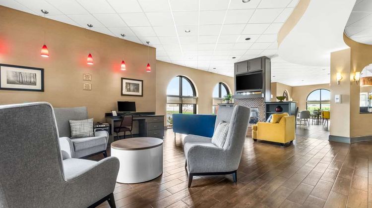 Comfort Suites Lobby