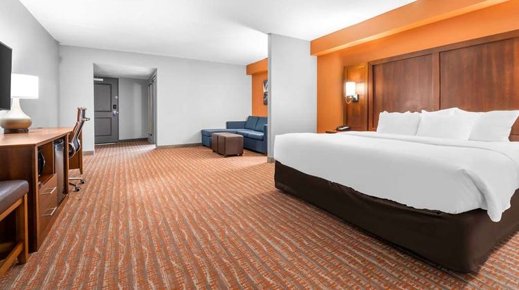 Comfort Suites Suite