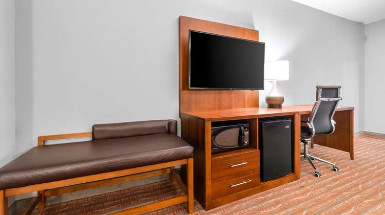 Comfort Suites Suite