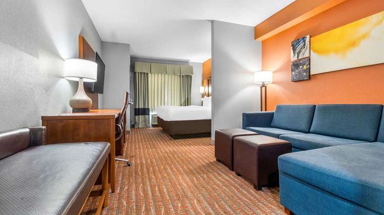 Comfort Suites Room