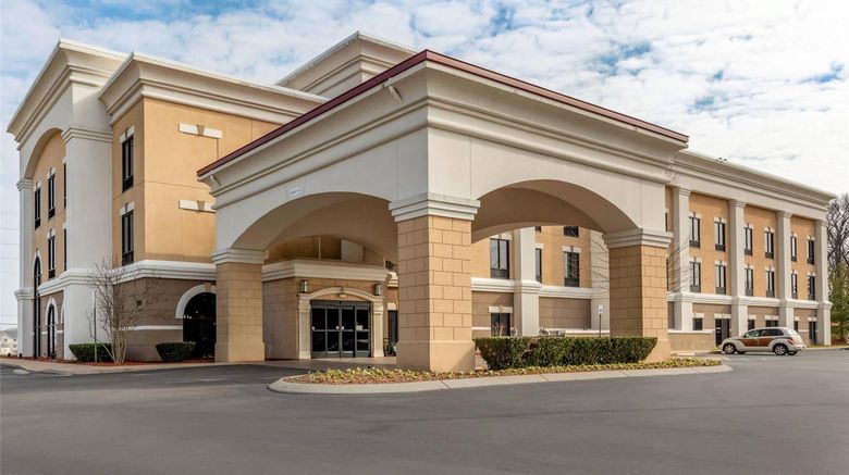 <b>Comfort Suites Smyrna - Nashville Area Exterior</b>. Images powered by <a href="https://iceportal.shijigroup.com/" title="IcePortal" target="_blank">IcePortal</a>.