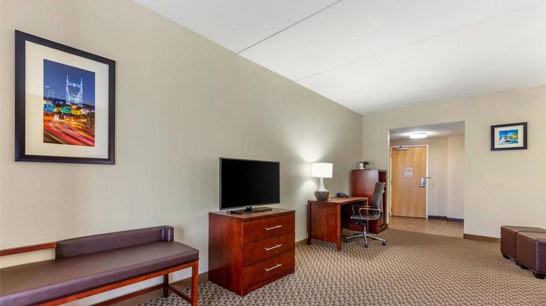 <b>Comfort Suites Smyrna - Nashville Area Suite</b>. Images powered by <a href="https://iceportal.shijigroup.com/" title="IcePortal" target="_blank">IcePortal</a>.
