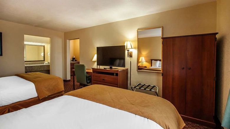 <b>Quality Inn and Suites Covington Suite</b>. Images powered by <a href="https://iceportal.shijigroup.com/" title="IcePortal" target="_blank">IcePortal</a>.