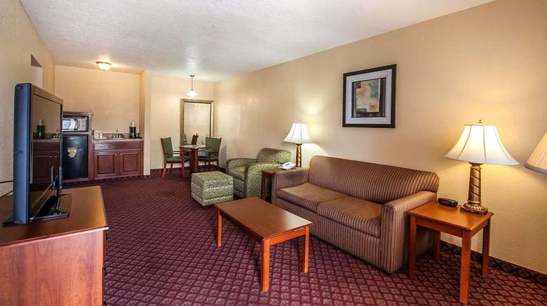 <b>Quality Inn and Suites Covington Suite</b>. Images powered by <a href="https://iceportal.shijigroup.com/" title="IcePortal" target="_blank">IcePortal</a>.