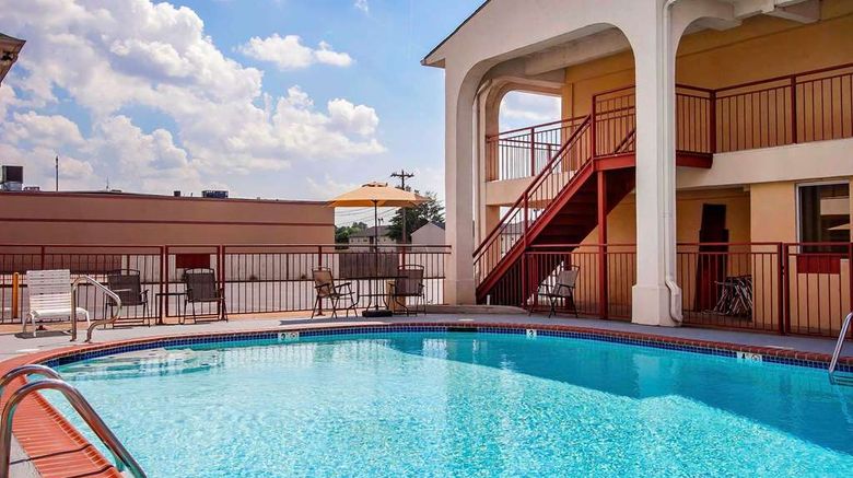 <b>Quality Inn and Suites Covington Pool</b>. Images powered by <a href="https://iceportal.shijigroup.com/" title="IcePortal" target="_blank">IcePortal</a>.